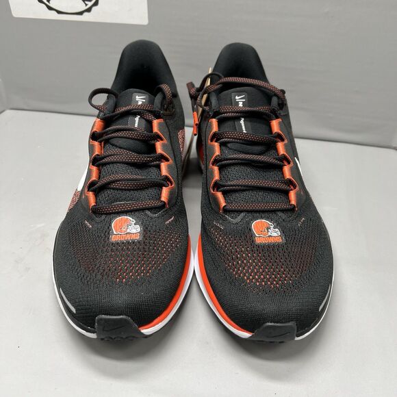 Athletic_Shoes
